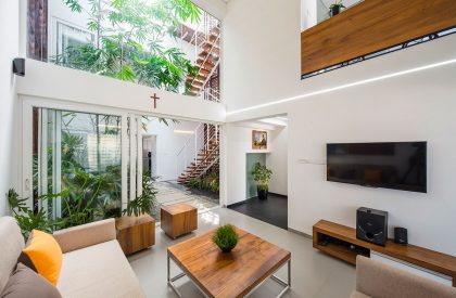 The Breathing Wall Residence | LIJO.RENY.architects