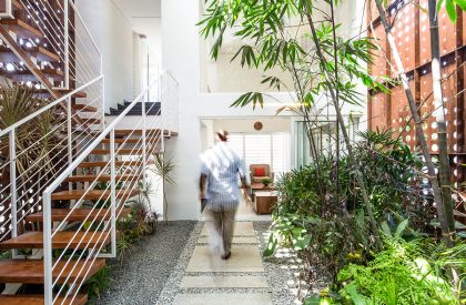 The Breathing Wall Residence | LIJO.RENY.architects