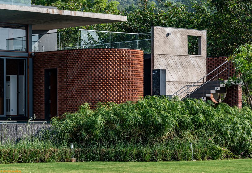 Blurring the Boundaries : Weekend Home at Maale | Studio Roots