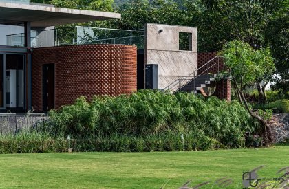 Blurring the Boundaries : Weekend Home at Maale | Studio Roots