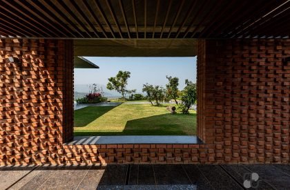 Blurring the Boundaries : Weekend Home at Maale | Studio Roots