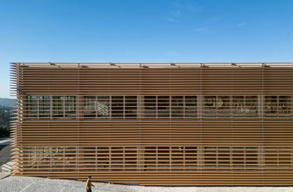 Oropol Industrial Unit | Em Paralelo