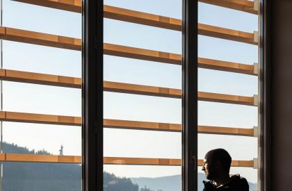 Oropol Industrial Unit | Em Paralelo