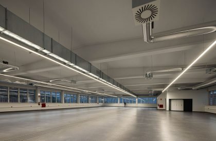 Oropol Industrial Unit | Em Paralelo