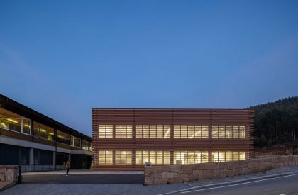 Oropol Industrial Unit | Em Paralelo