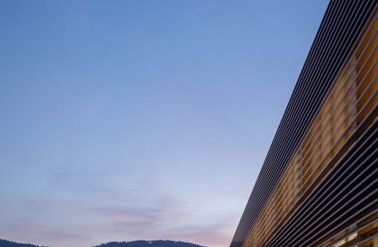 Oropol Industrial Unit | Em Paralelo