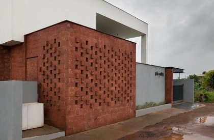 House with Hidden Gardens | Hrishikesh More Architects