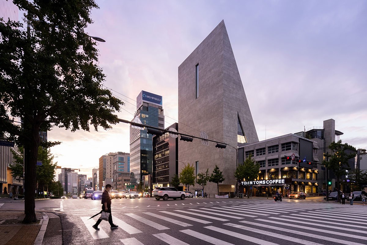 アート・デザイン・音楽 Arquitectura-G ST International HQ and SONGEUN Art Space | Herzog & de