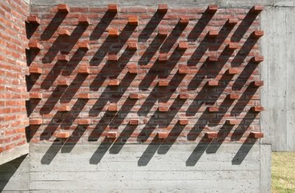 Suburban House | Besonias Almeida arquitectos