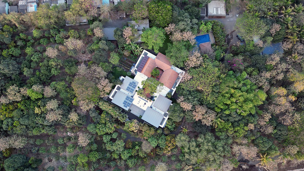 Serenading Nature – A Farmhouse at Mahiravani | Environ Planners