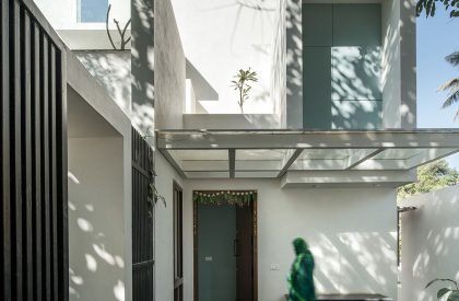 House With Two Courts | Shuonya Nava Designs