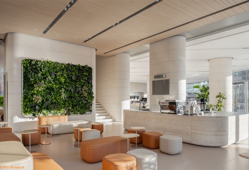 Huawei Flagship Store Beijing | Superimpose Architecture