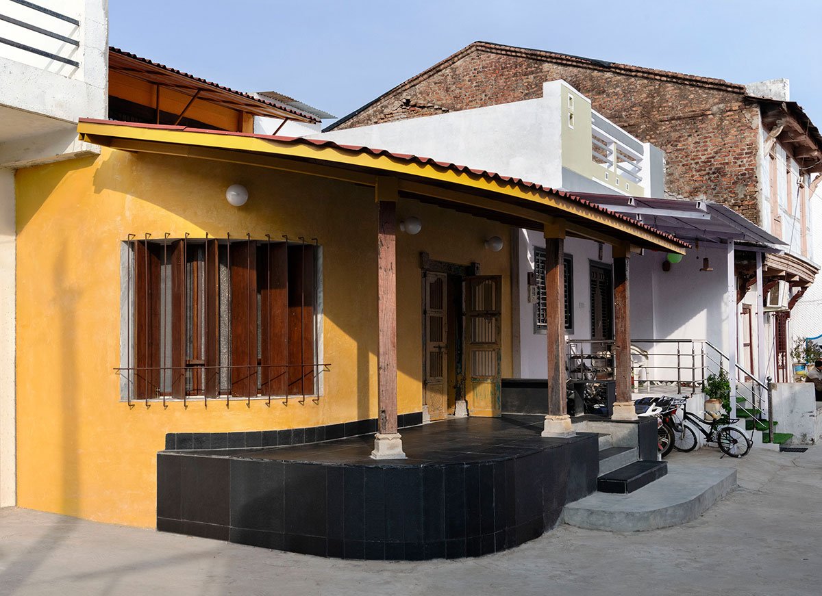 Apdu Gaam nu Ghar | Doro