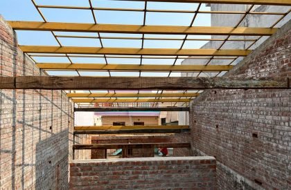 Apdu Gaam nu Ghar | Doro