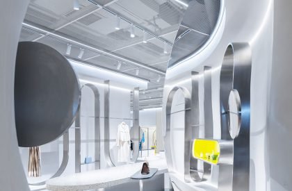 ON/OFF Fashion Store | SLT Design