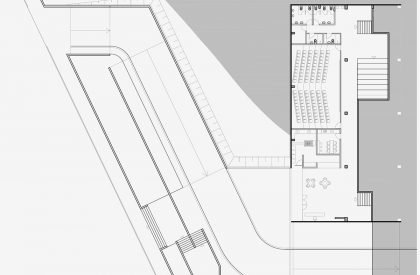 The school building is organized around a square. Around it, generous, open and connected spaces encourage the development of a degree of coexistence and responsibility among students.