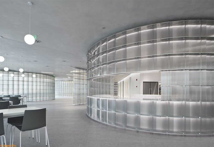 Winding frames of light | HCCH Studio
