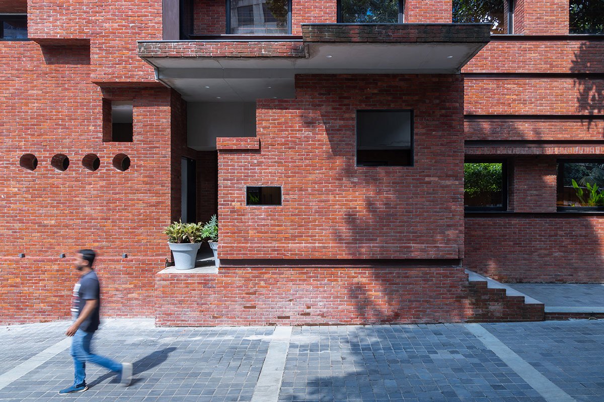 D10 | Studio Saransh