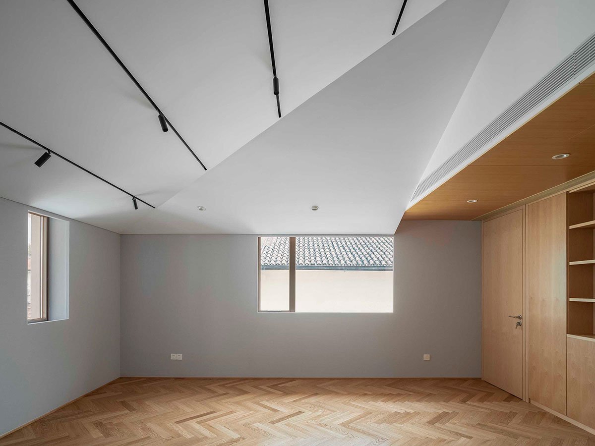 Office Villa Renovation in FFC | HCCH Studio