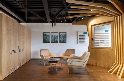 Sudtirol Fenster Showroom | Monovolume Architecture + Design