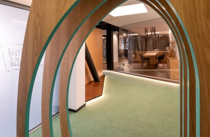 Sudtirol Fenster Showroom | Monovolume Architecture + Design