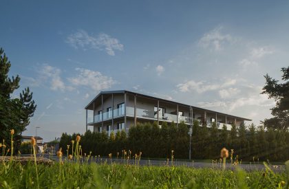 Apartment Building at the Foot of the Hill | Karnet architekti