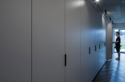 Apartment Building at the Foot of the Hill | Karnet architekti