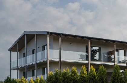 Apartment Building at the Foot of the Hill | Karnet architekti
