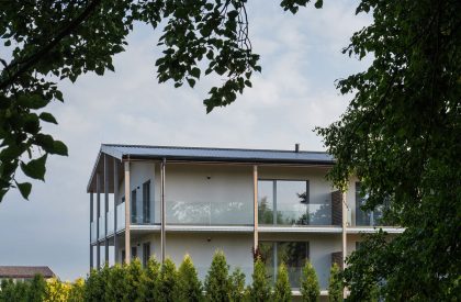 Apartment Building at the Foot of the Hill | Karnet architekti
