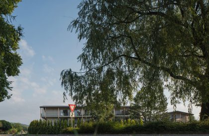 Apartment Building at the Foot of the Hill | Karnet architekti