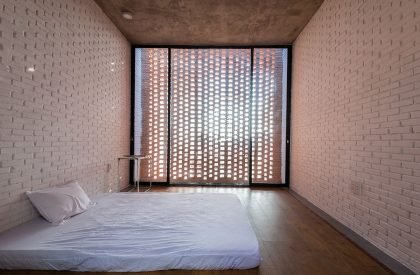 Wasp House | Tropical Space
