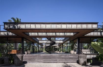 Bond House | Alexis Dornier
