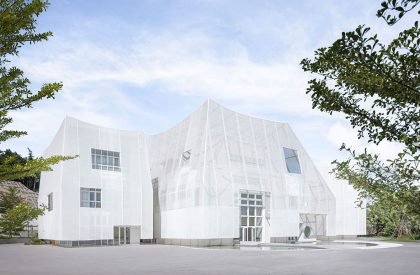 Flickering Peak CP·SUN RIVER Art Gallery | Wutopia Lab