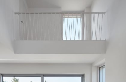 House with Bridge | Neuhausl Hunal