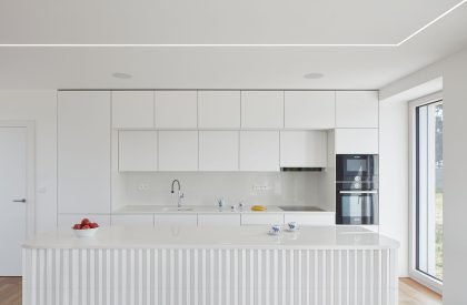 House with Bridge | Neuhausl Hunal