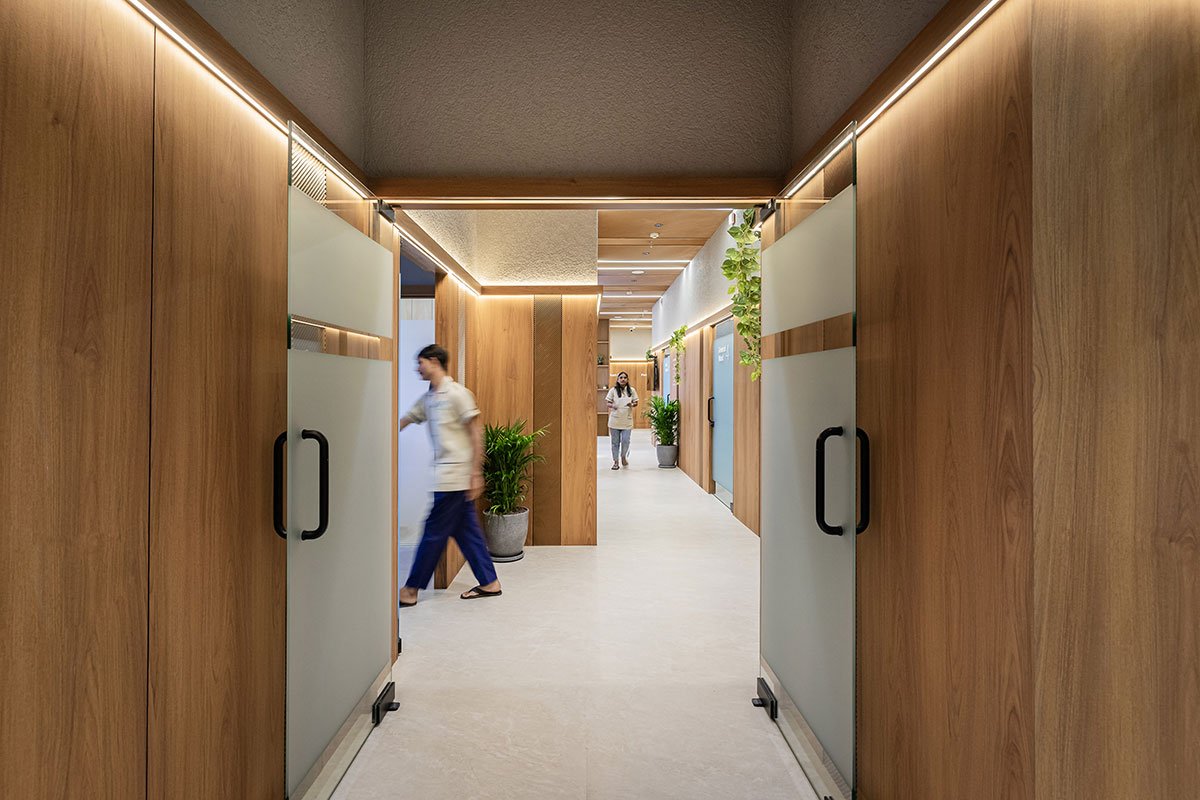 Modern Hospital Interior at Ratnanjali Solitaire | Prashant Parmar Architect – Shayona Consultant