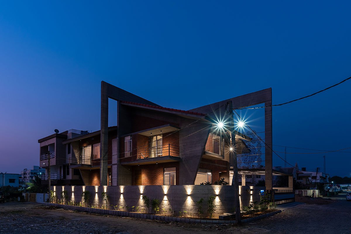 The Plus House | EssTeam Design Services LLP