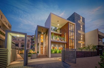 Urban Frame House | Prashant Parmar Architect - Shayona Consultant