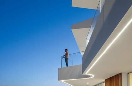 Villa Fortaleza | Vieira de Moura Architects