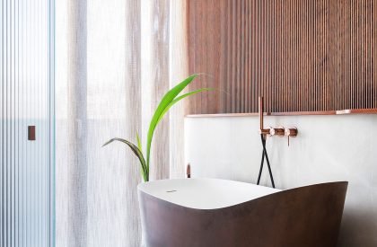 Walnut White | PLUS ULTRA