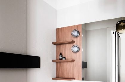 Walnut White | PLUS ULTRA