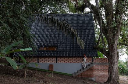 A Shelter in the Forest | Espacio & Luz Architects