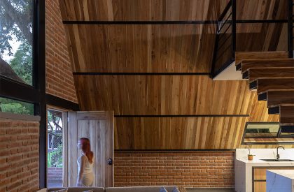 A Shelter in the Forest | Espacio & Luz Architects