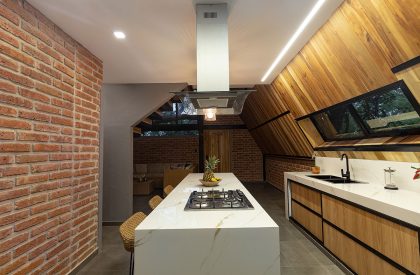 A Shelter in the Forest | Espacio & Luz Architects