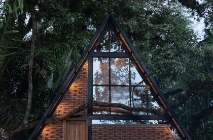 A Shelter in the Forest | Espacio & Luz Architects
