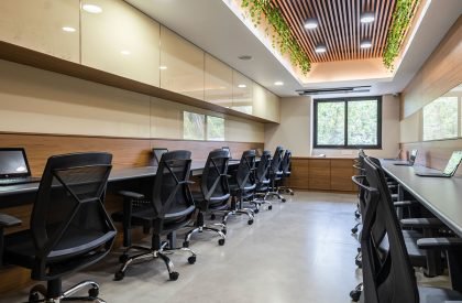 Modern Office Interior Design | Prashant Parmar Architect - Shayona Consultants