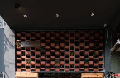 Organicare Showroom | Tropical Space