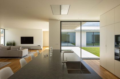 CS House | WALAA + Jorge Gonzalez