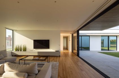 CS House | WALAA + Jorge Gonzalez