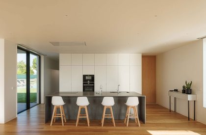 CS House | WALAA + Jorge Gonzalez